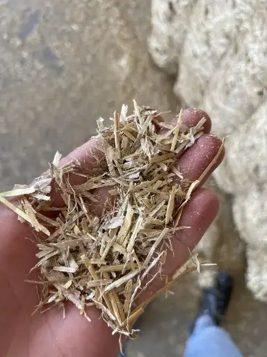 Fabriek gehakseld tarwestro